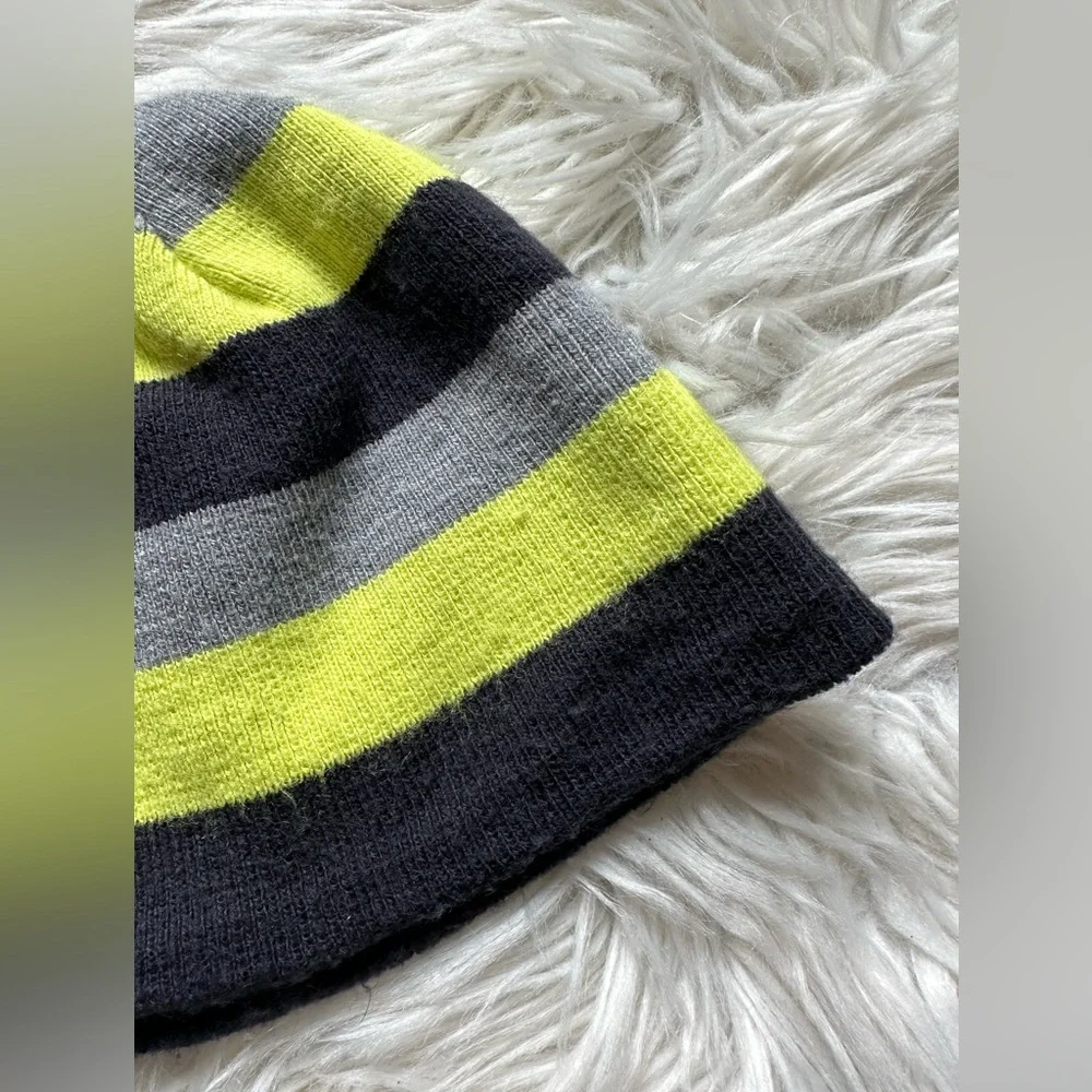 Boys’ striped acrylic beanie